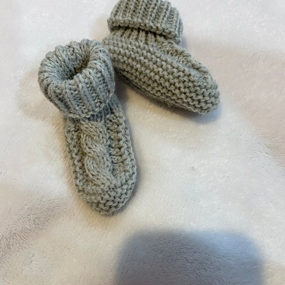 NEW Grey Sweater Material Baby Booties Never Worn - See Photos - Picture 3 of 5